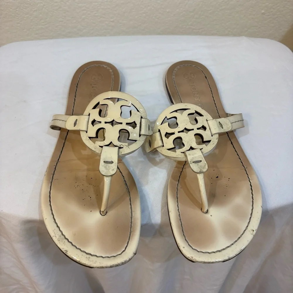 Tory Burch Miller Patent Leather Thong Sandal White‎ Color